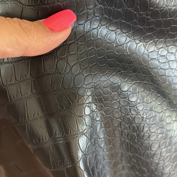 Express Black Textured embossed Faux Leather Bodysuit thong sleeveless stretch M - Picture 4 of 12